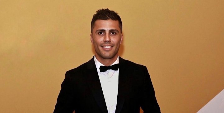 رودري لاعب مانشستر سيتي