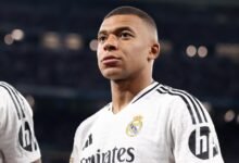 كيليان مبابي بقميص ريال مدريد مرشح للكرة الذهبية 2025