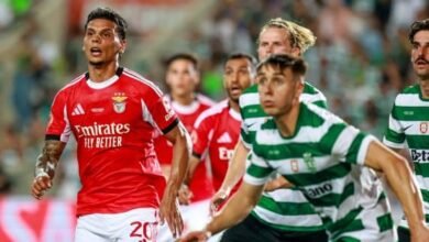 لاعبي بنفيكا قبل مباراة نيس في دوري أبطال أوروبا 2025