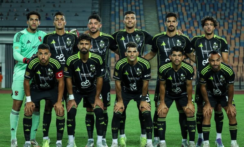 فريق الأهلي يستعد لمواجهة فاركو في الدوري المصري موسم 2025/26