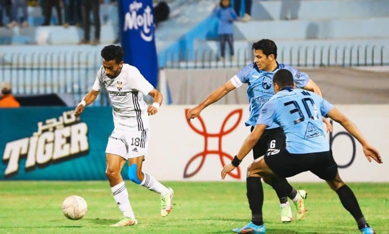 لاعبو نادي الجونة ونادي غزل المحلة أثناء المباراة على ملعب الجونة ضمن الجولة الثالثة من دوري نايل 2025/26