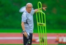 المدرب البرتغالي جورجي جيسوس مدرب النصر السعودي يتحدث في المؤتمر الصحفي بعد الفوز على الاتحاد في نصف نهائي كأس السوبر السعودي