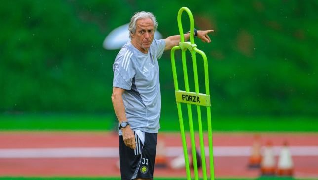 المدرب البرتغالي جورجي جيسوس مدرب النصر السعودي يتحدث في المؤتمر الصحفي بعد الفوز على الاتحاد في نصف نهائي كأس السوبر السعودي